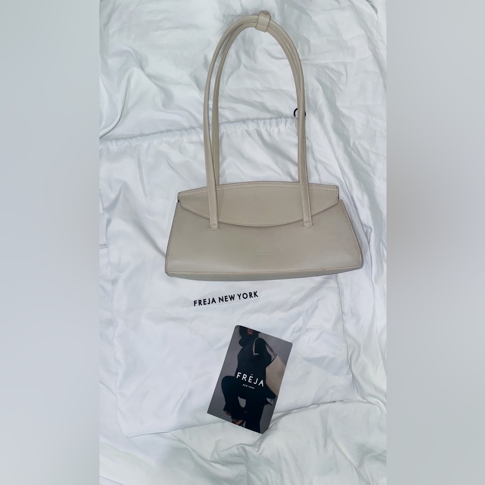 Freja New York Caroline Bag in The Color Oat!!